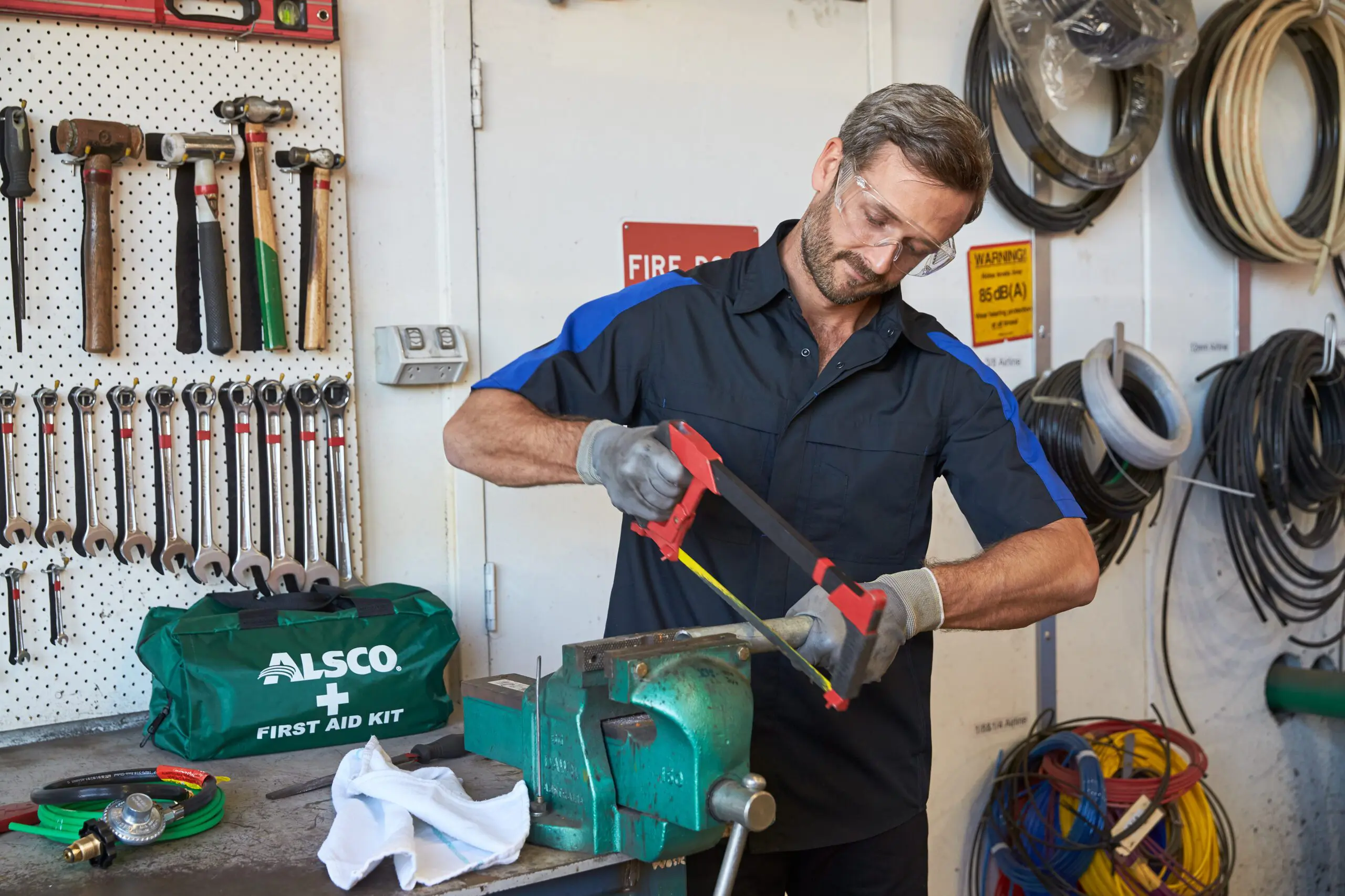 alscoi-portable-first-aid-kit-workplace-safety